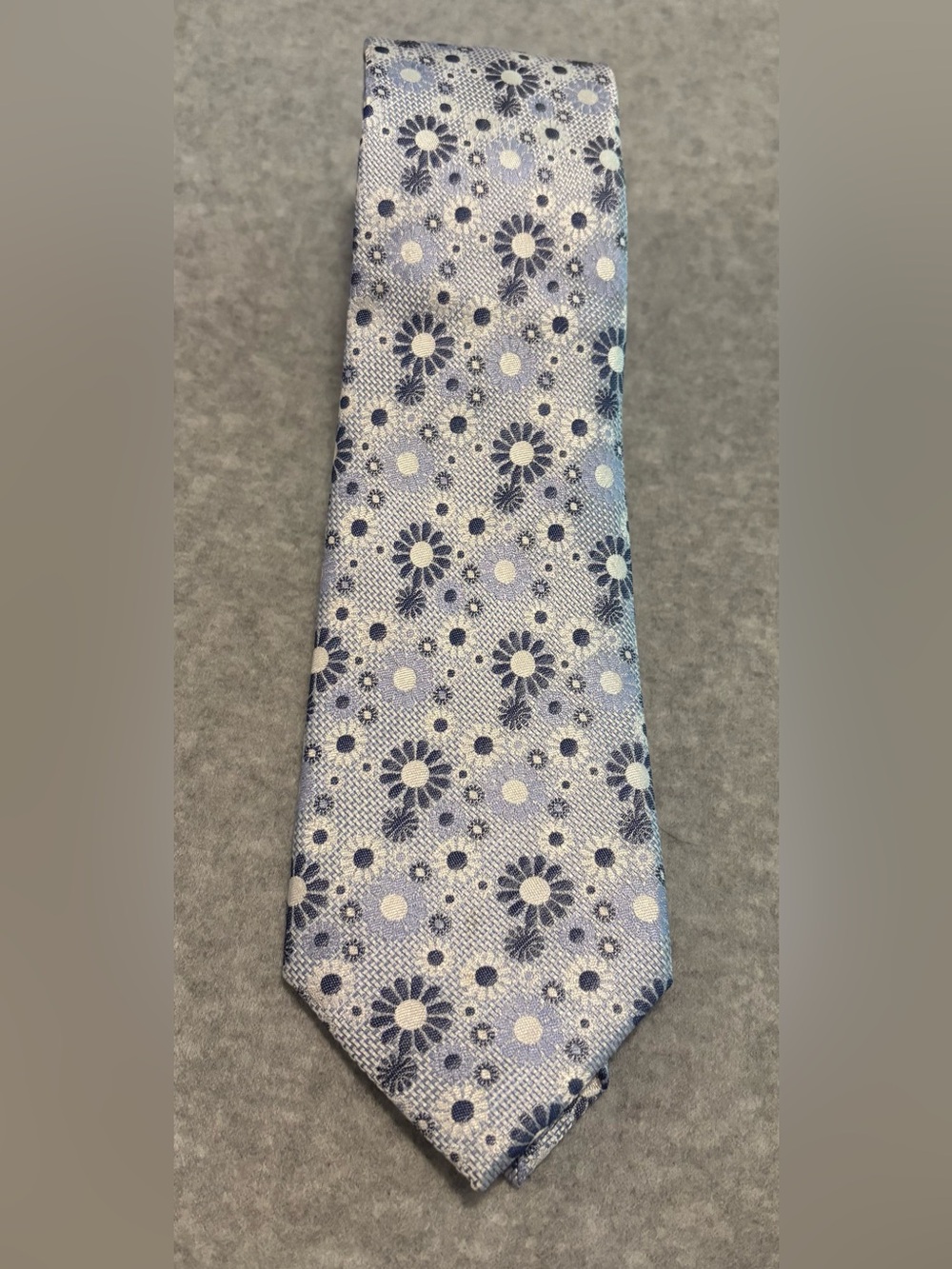 Jos. A. Bank Reserve Men's Daisy-and-dot Tie